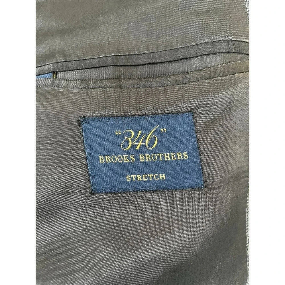 Brooks Brothers 346‎ Stretch Gray Checked 97% Wool 3%L ycra Two Button Size 46 L